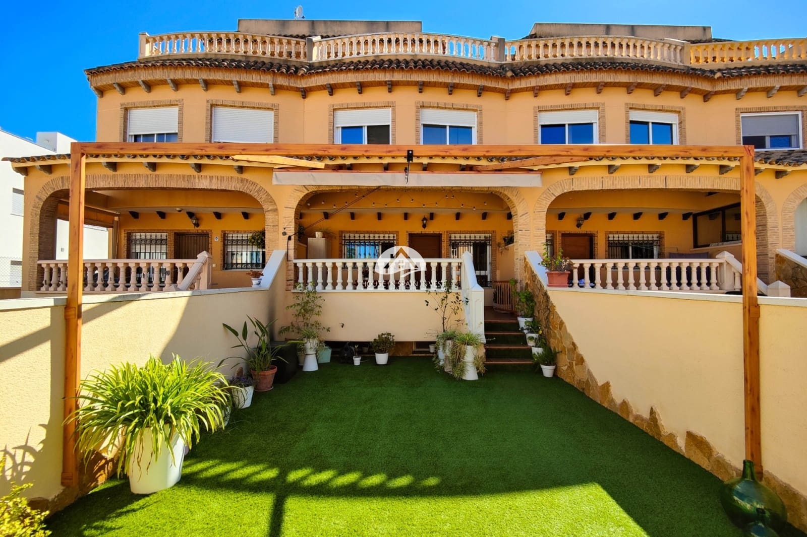 3 slaapkamer Huis te koop in Guardamar del Segura met zwembad garage - € 269.000 (Ref: 9848226)