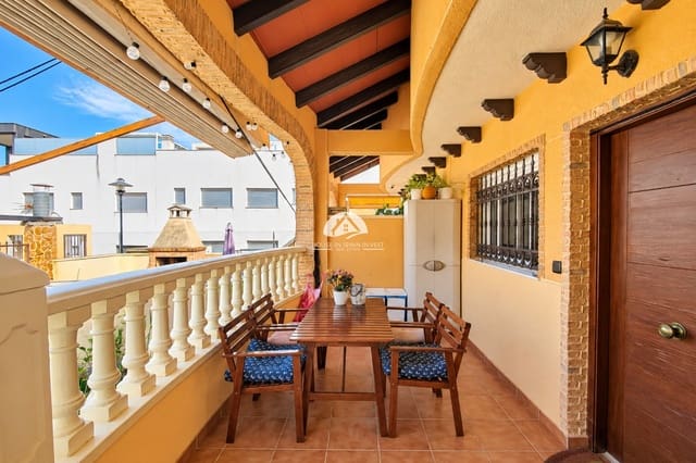 Casa de 4 habitaciones en El Edén, Guardamar del Segura en venta con piscina garaje - 269.000 € (Ref: 9848226)