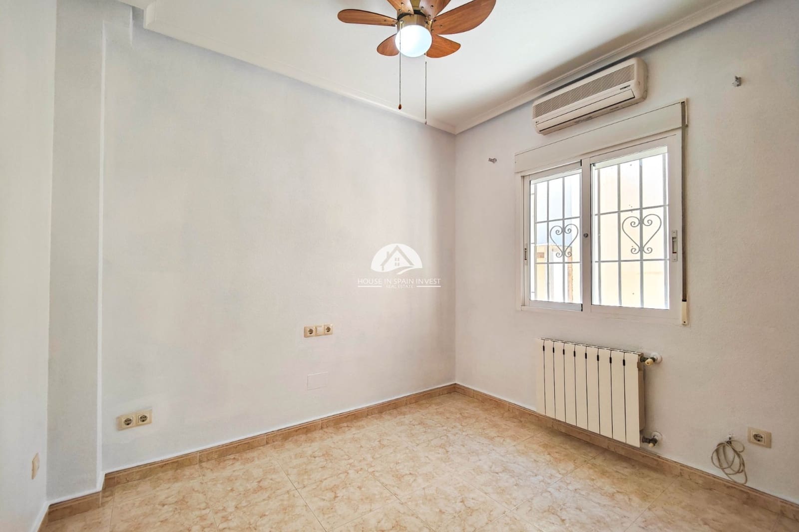 3 soverom Villa til salgs i Bigastro med svømmebasseng garasje - € 249 900 (Ref: 9854702)
