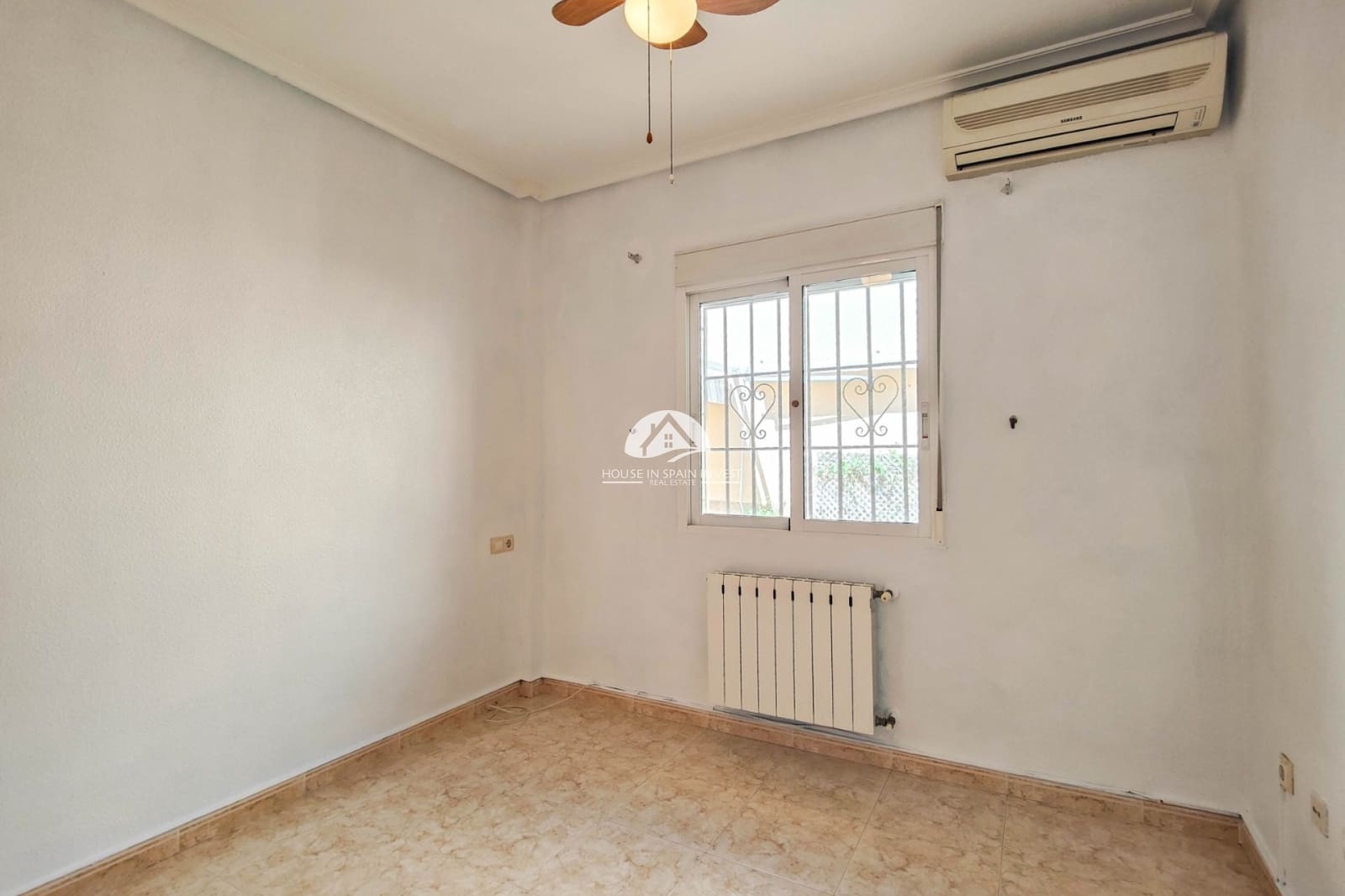 3 soverom Villa til salgs i Bigastro med svømmebasseng garasje - € 249 900 (Ref: 9854702)
