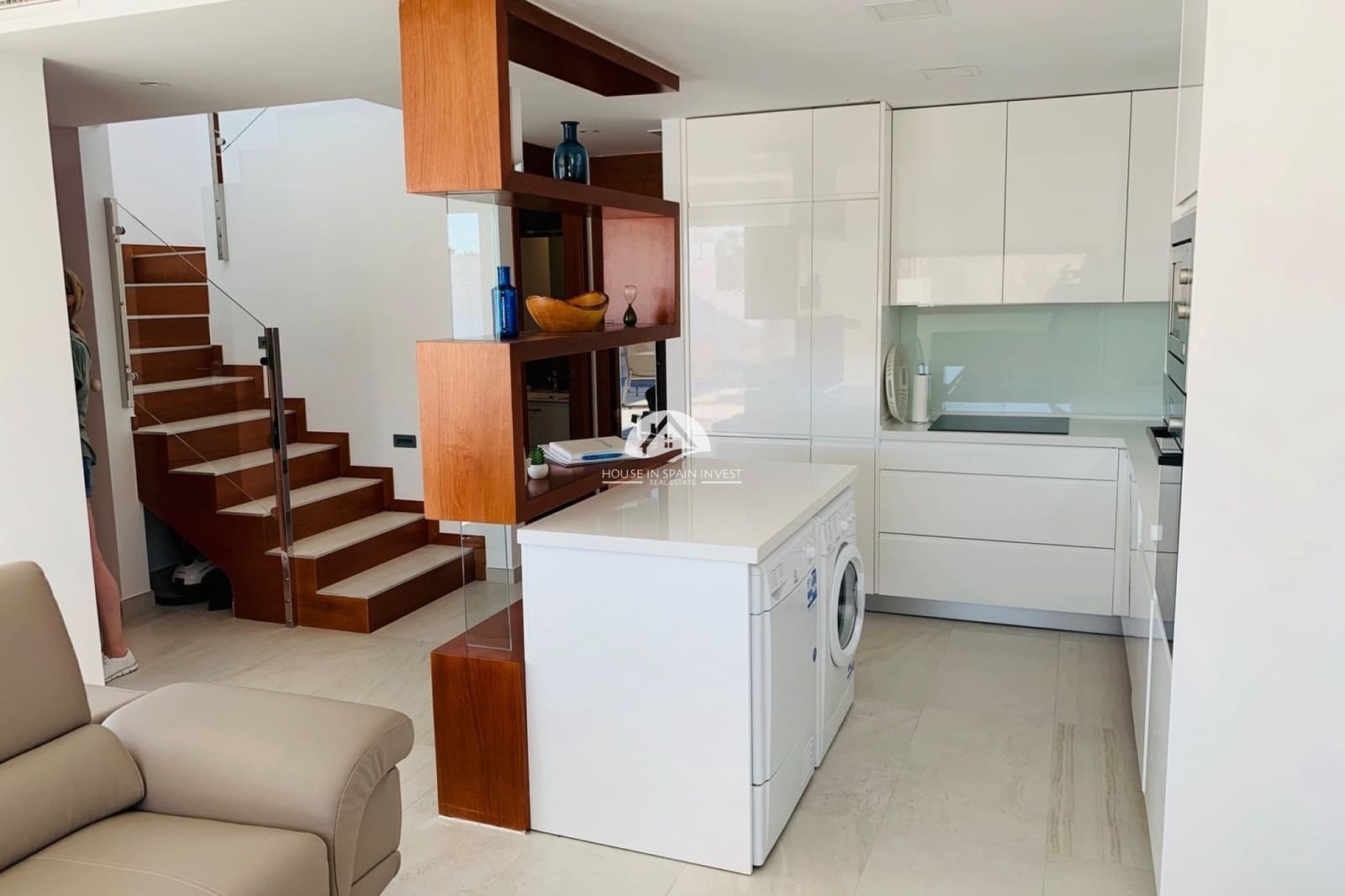 3 sypialnia Willa na sprzedaż w Guardamar del Segura z basenem - 460 000 € (Ref: 9867811)