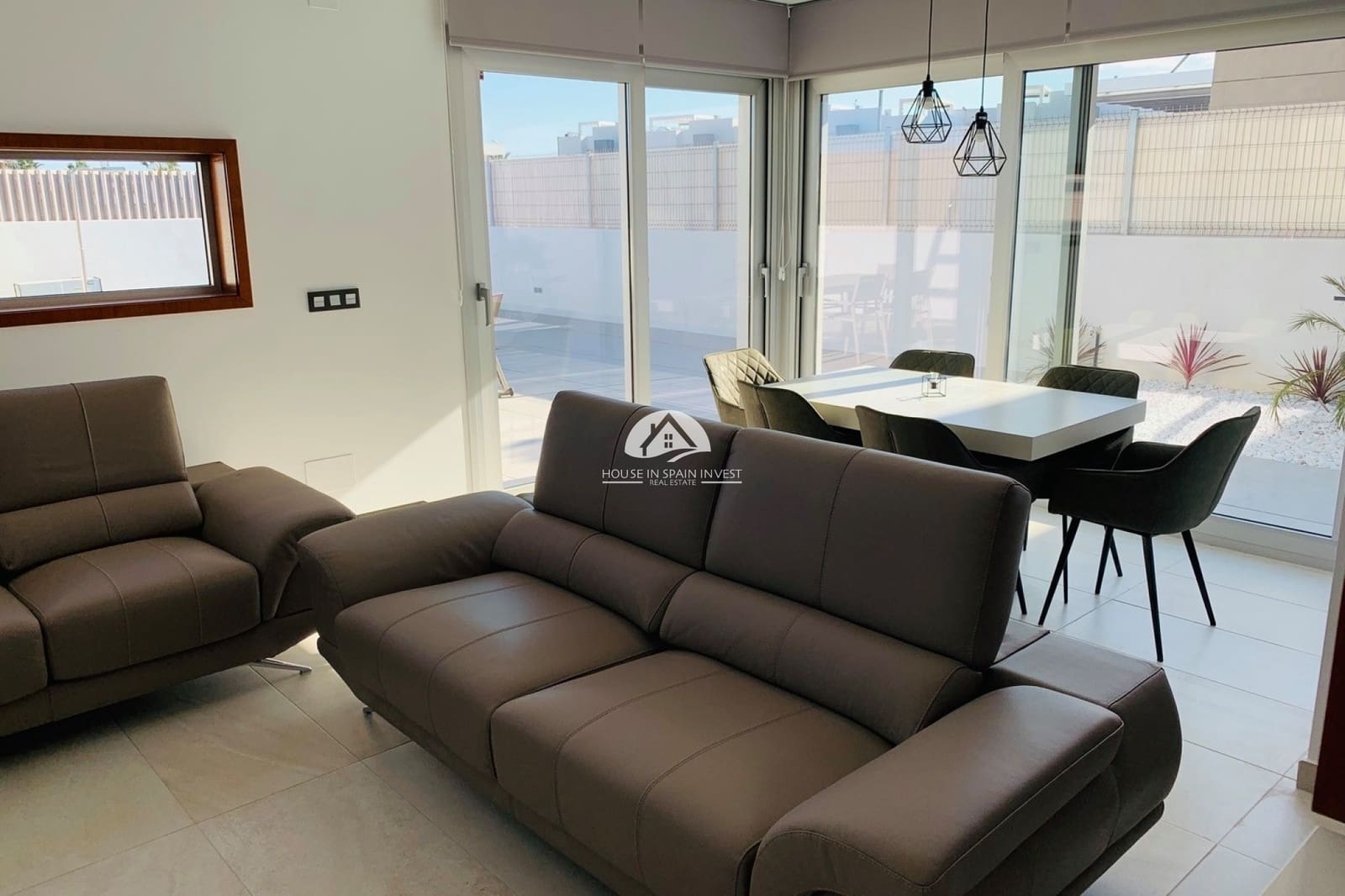 3 sypialnia Willa na sprzedaż w Guardamar del Segura z basenem - 460 000 € (Ref: 9867811)
