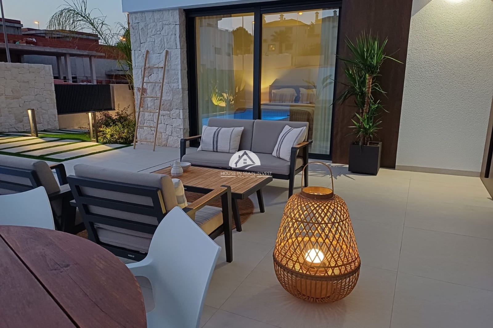 4 bedroom Villa for sale in Rojales with pool - € 895,000 (Ref: 9867812)