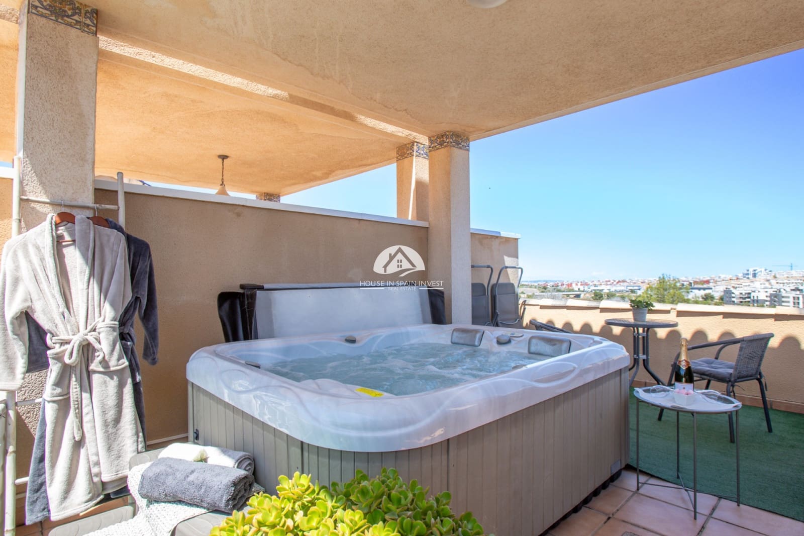 2 bedroom Bungalow for sale in Orihuela Costa with pool - € 215,000 (Ref: 9867814)
