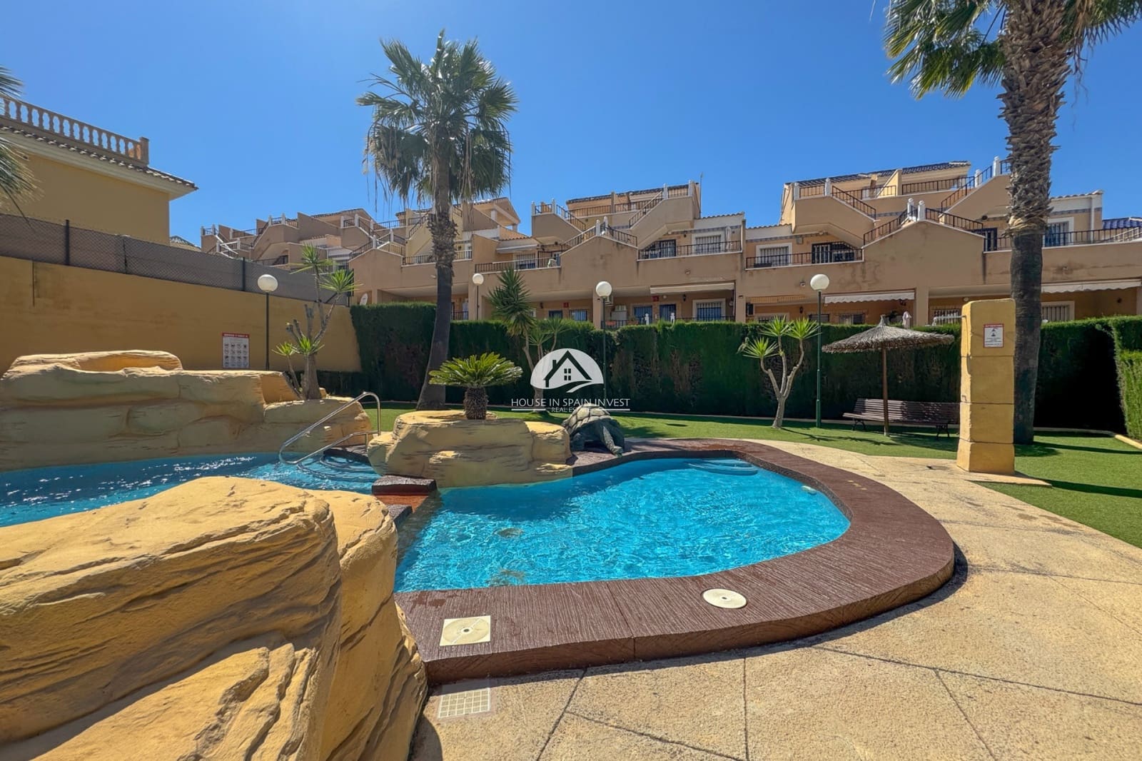 2 bedroom Bungalow for sale in Orihuela Costa with pool - € 215,000 (Ref: 9867814)