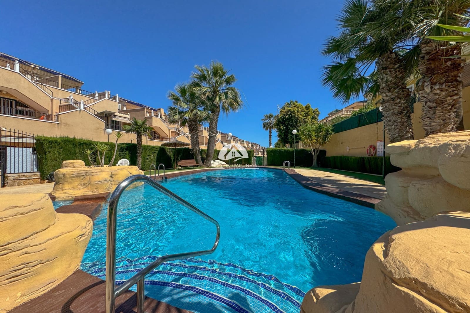 2 bedroom Bungalow for sale in Orihuela Costa with pool - € 215,000 (Ref: 9867814)