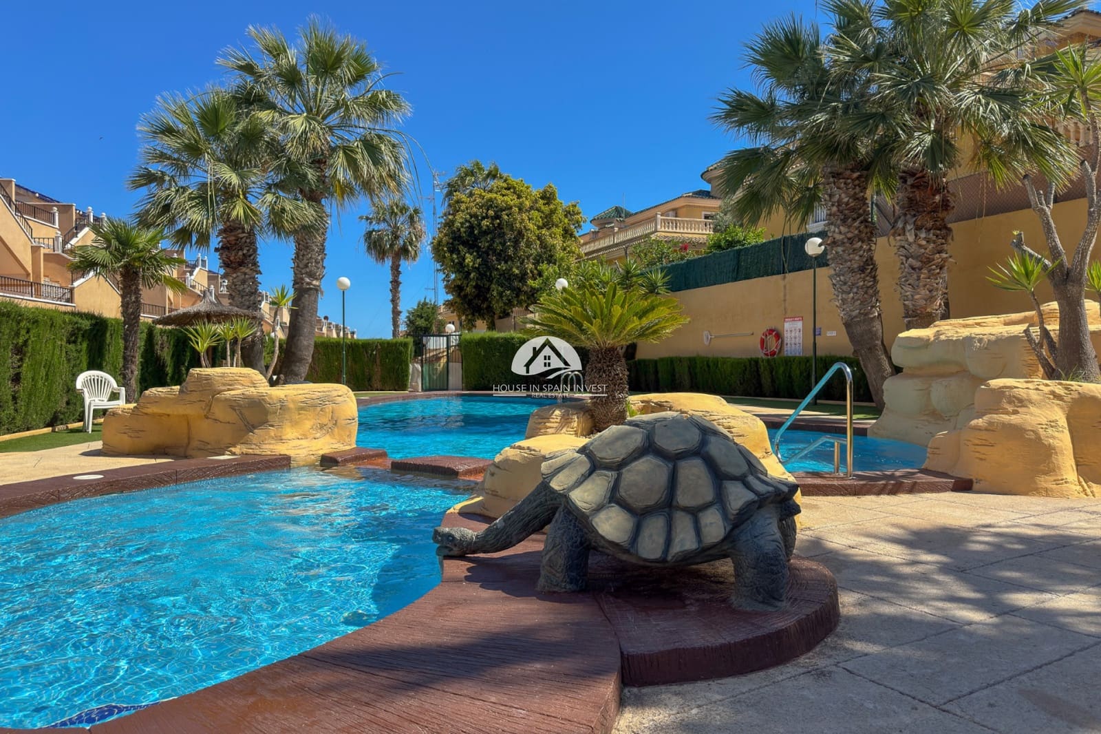 2 bedroom Bungalow for sale in Orihuela Costa with pool - € 215,000 (Ref: 9867814)