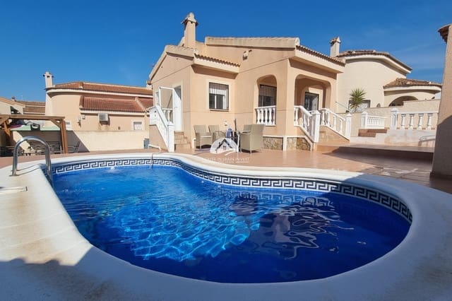 Chalet de 2 habitaciones en Benimar, Benijófar en venta con piscina - 285.000 € (Ref: 9888367)