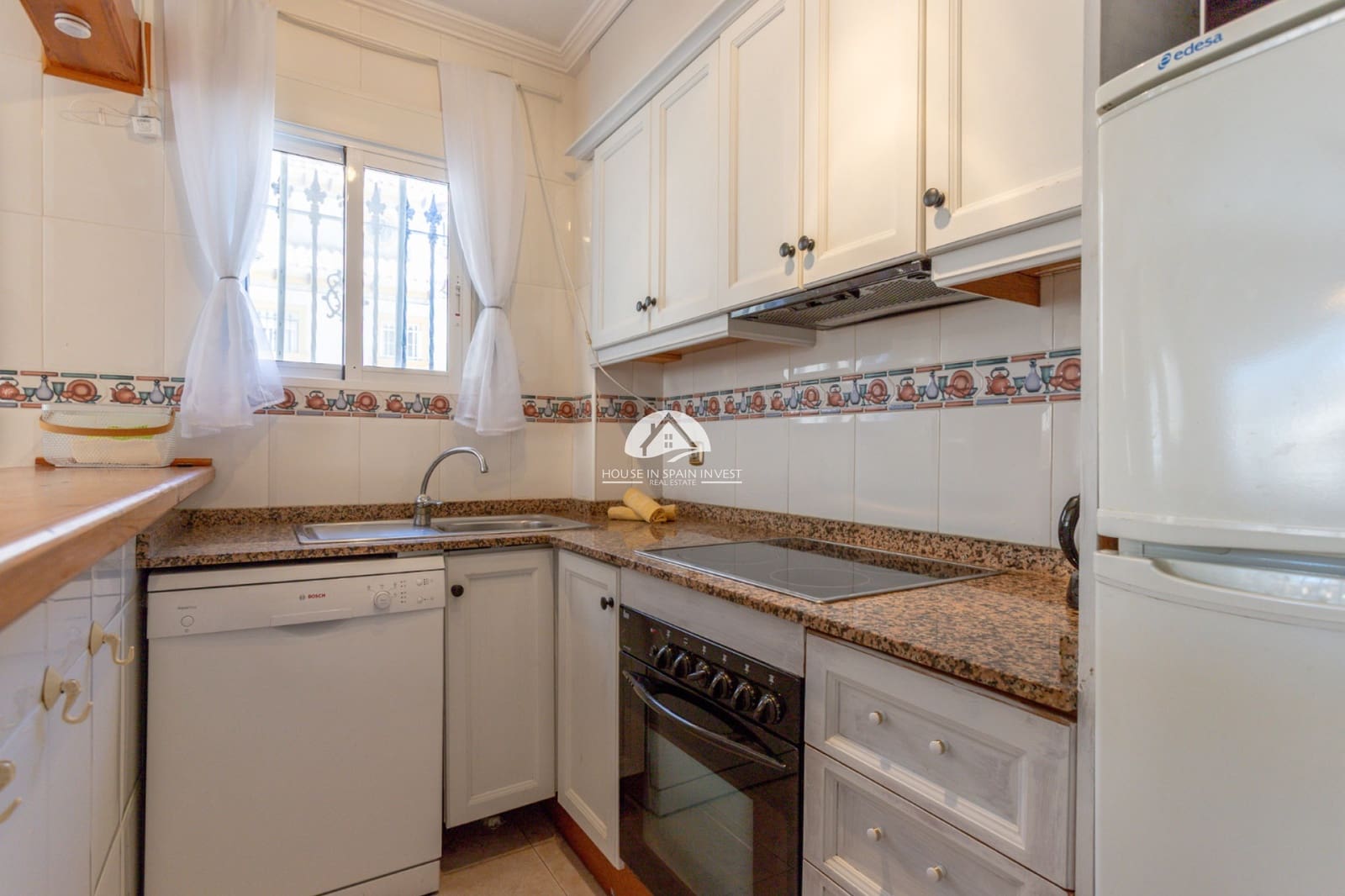 2 bedroom Villa for sale in La Zenia with pool - € 209,000 (Ref: 9888372)
