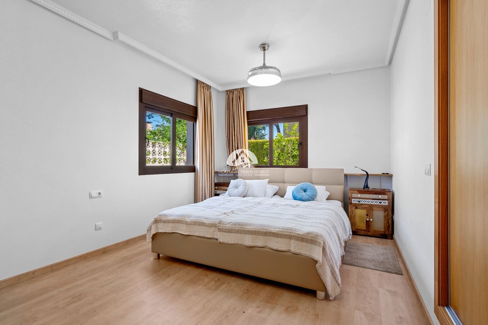 3 quarto Moradia para venda em Dehesa de Campoamor com piscina garagem - 899 000 € (Ref: 9888375)