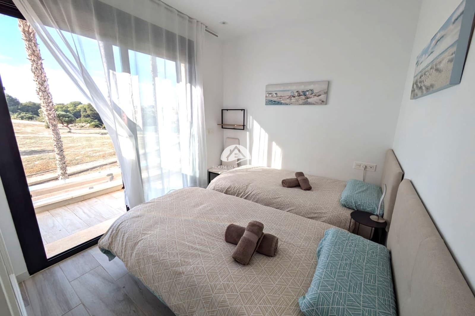 3 slaapkamer Villa te koop in Orihuela Costa met zwembad garage - € 450.000 (Ref: 9888383)