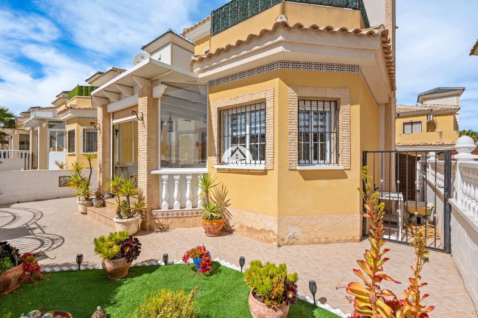 3 bedroom Villa for sale in Lo Crispin with pool - € 295,000 (Ref: 9888385)
