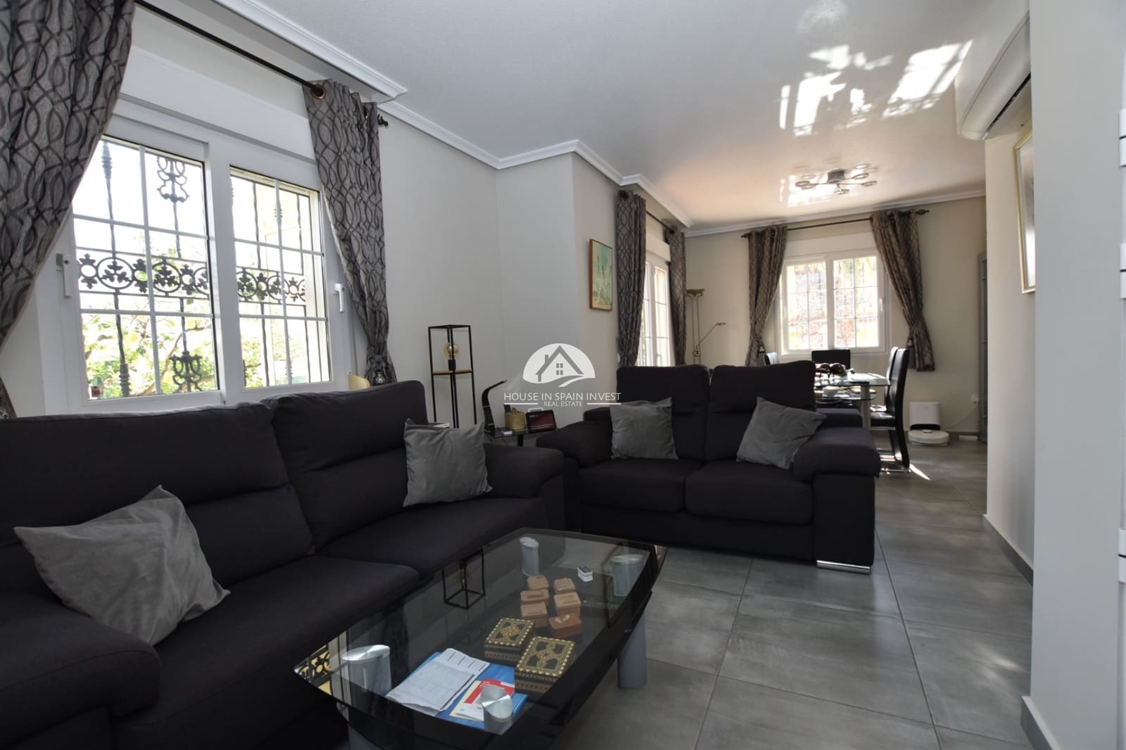 3 bedroom Villa for sale in Orihuela Costa with pool - € 430,000 (Ref: 9888386)