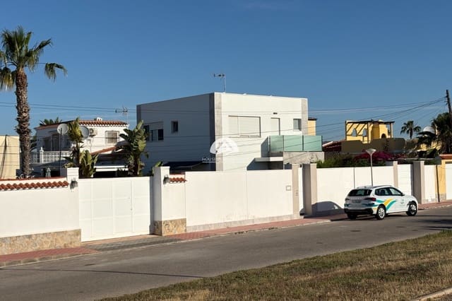 2 Zimmer Villa zu verkaufen in Torrevieja mit Pool - 465.000 € (Ref: 9888387)