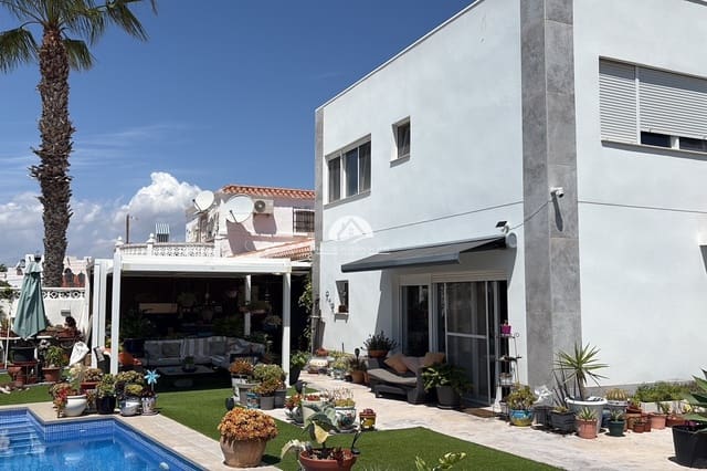 2 Zimmer Villa zu verkaufen in Torrevieja mit Pool - 465.000 € (Ref: 9888387)