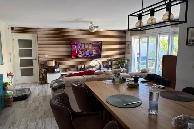 2 Zimmer Villa zu verkaufen in Torrevieja mit Pool - 465.000 € (Ref: 9888387)