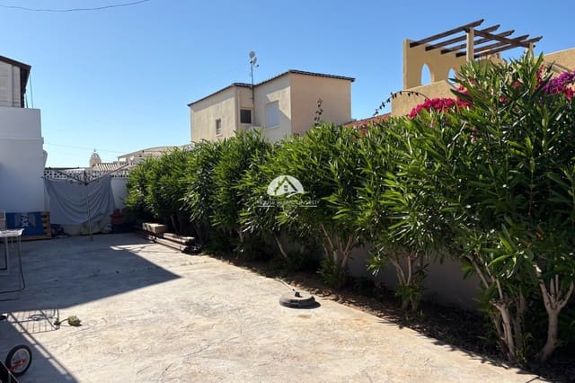 2 Zimmer Villa zu verkaufen in Torrevieja mit Pool - 465.000 € (Ref: 9888387)