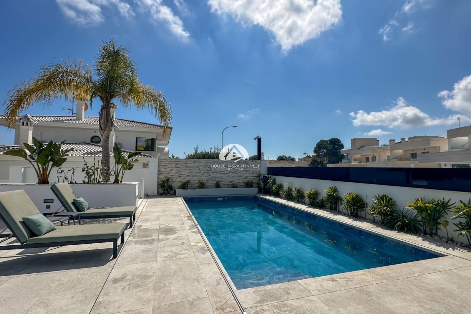 4 soverom Villa til salgs i Orihuela Costa med svømmebasseng garasje - € 2 950 000 (Ref: 9888429)