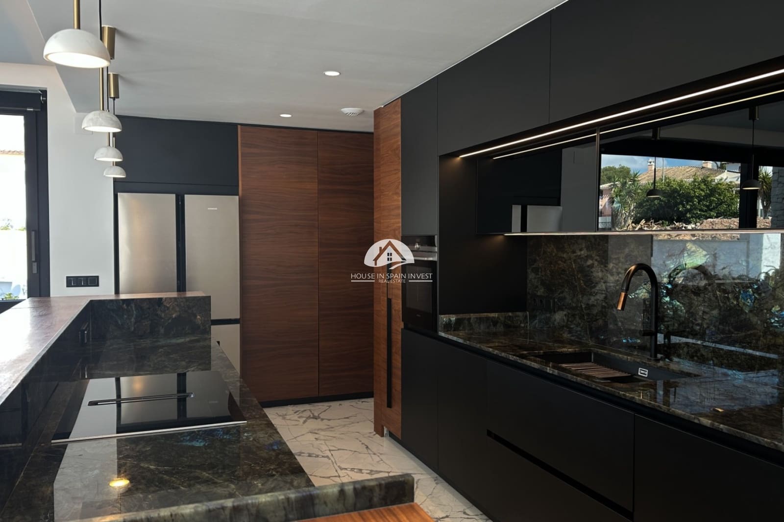 4 soverom Villa til salgs i Orihuela Costa med svømmebasseng garasje - € 2 950 000 (Ref: 9888429)