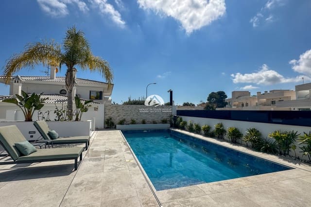 4 soverom Villa til salgs i Villamartin, Orihuela med svømmebasseng garasje - € 2 950 000 (Ref: 9888429)