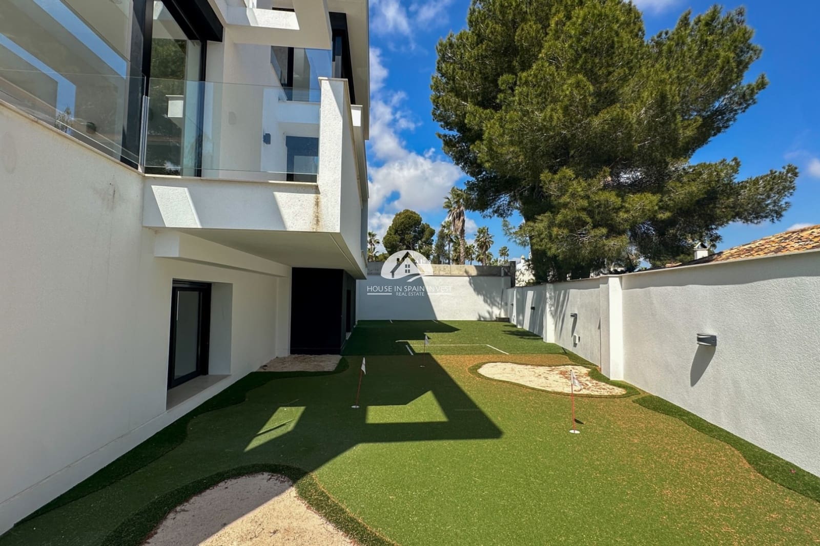 4 soverom Villa til salgs i Orihuela Costa med svømmebasseng garasje - € 2 950 000 (Ref: 9888429)