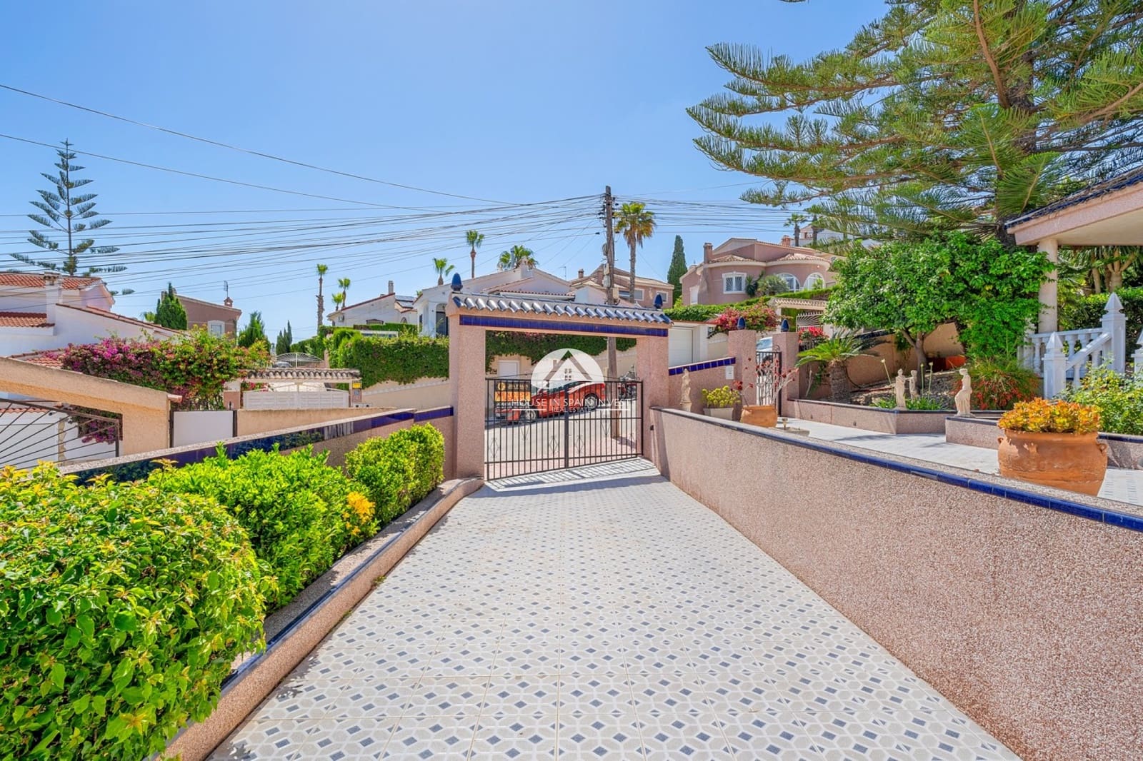 4 soveværelse Villa til salg i La Marquesa med swimmingpool - € 399.000 (Ref: 9895667)
