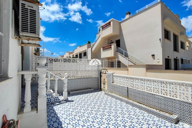 2 makuuhuone Omakotitalo myytävänä paikassa Punta Prima, Torrevieja mukana uima-altaan - 129 990 € (Ref: 9902642)