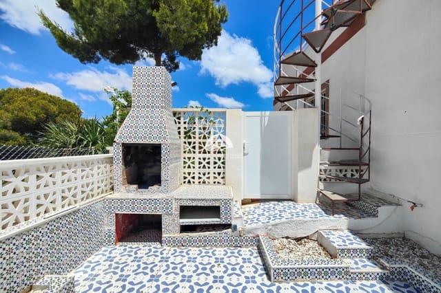 2 makuuhuone Omakotitalo myytävänä paikassa Punta Prima, Torrevieja mukana uima-altaan - 129 990 € (Ref: 9902642)