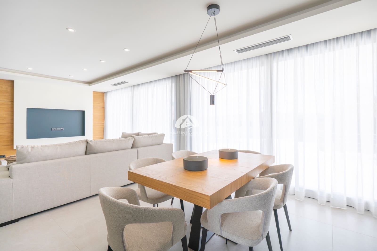 Chalet de 4 habitaciones en Ciudad Quesada en venta con piscina - 1.150.000 € (Ref: 9921483)