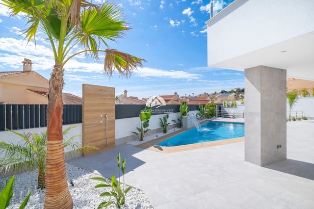 Chalet de 4 habitaciones en Ciudad Quesada, Rojales en venta con piscina - 1.150.000 € (Ref: 9921483)