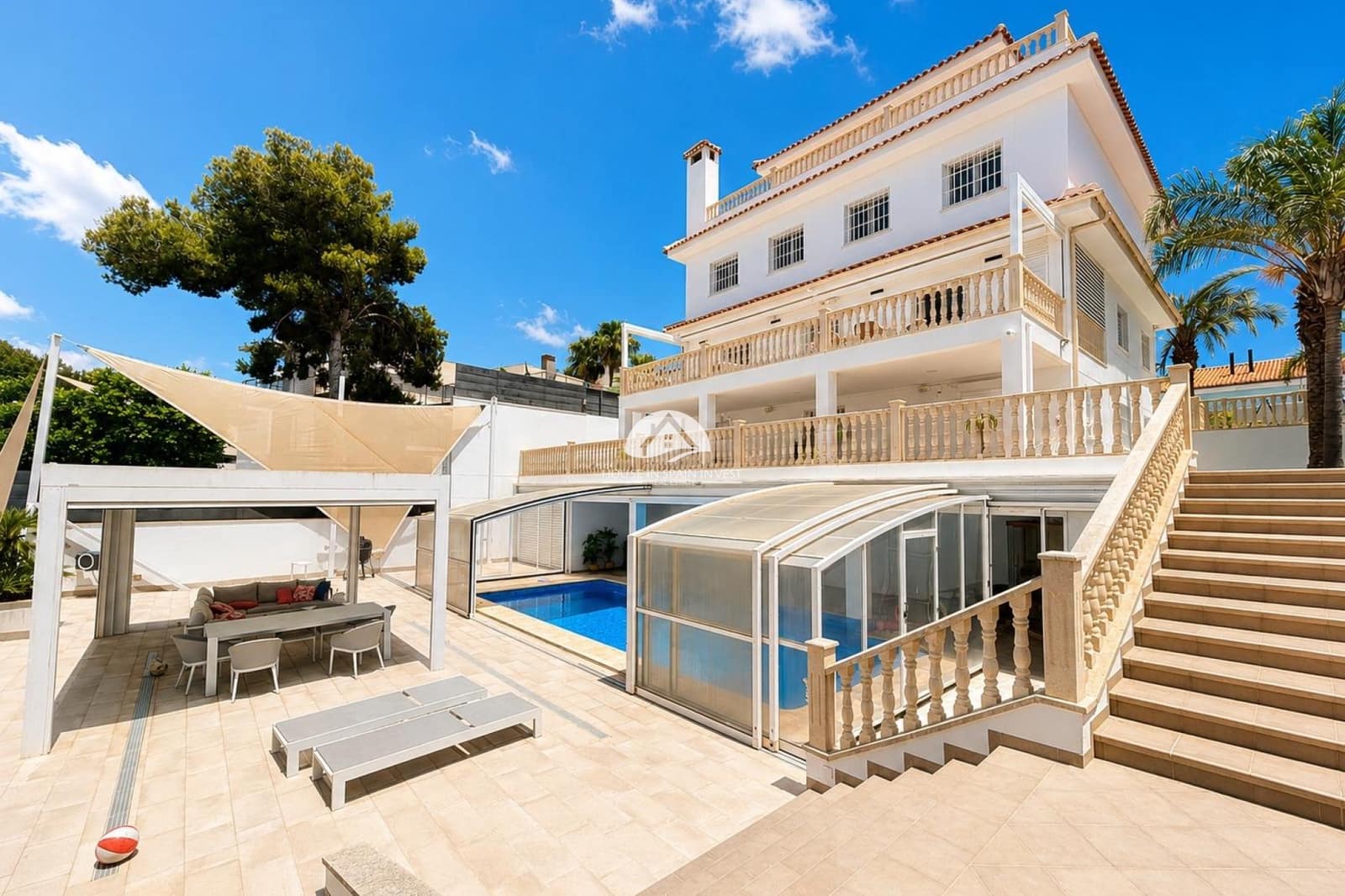 4 bedroom Villa for sale in Dehesa de Campoamor with pool garage - € 1,225,000 (Ref: 9921485)