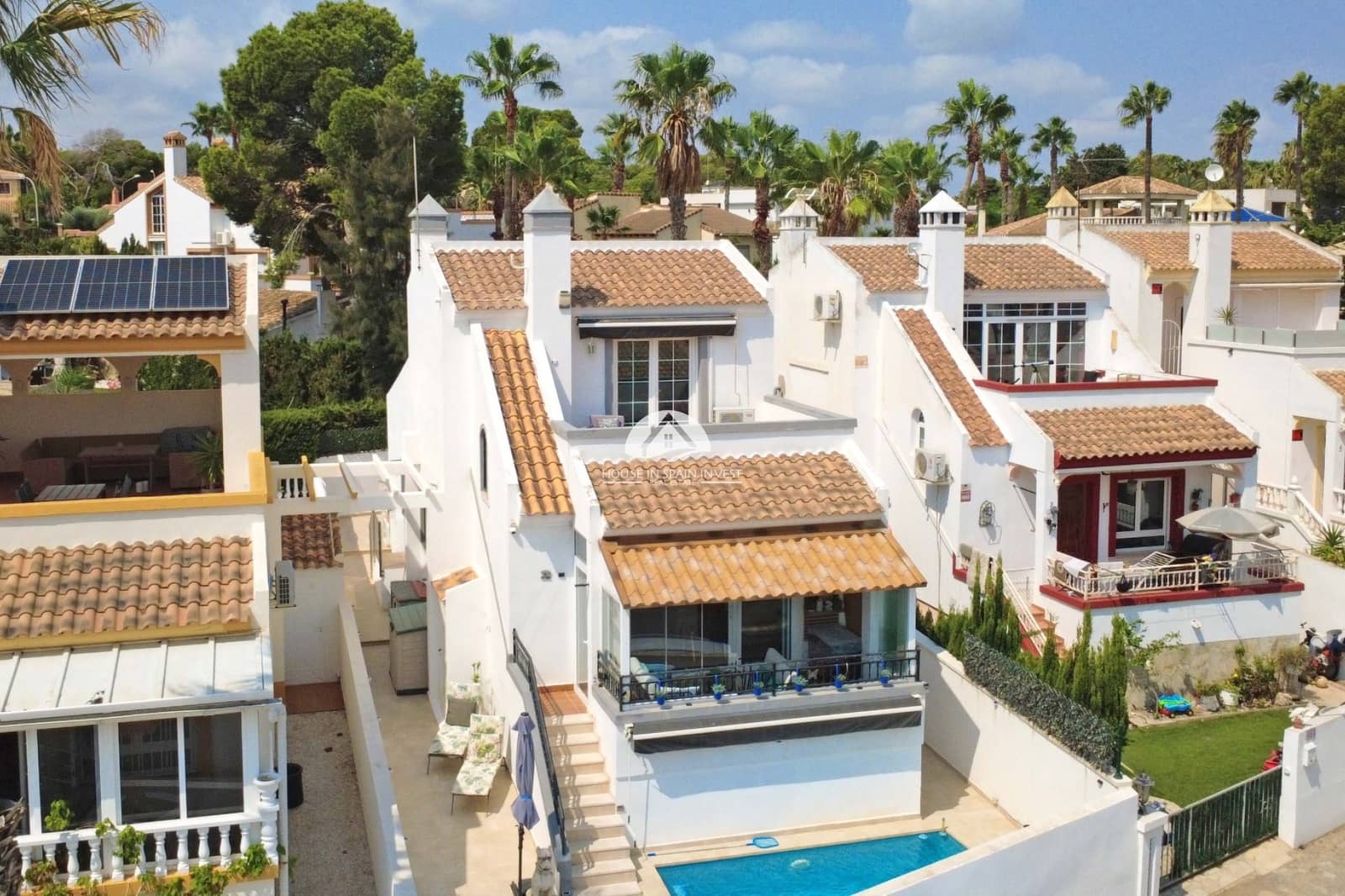 3 bedroom Villa for sale in Orihuela Costa with pool - € 424,900 (Ref: 9937234)