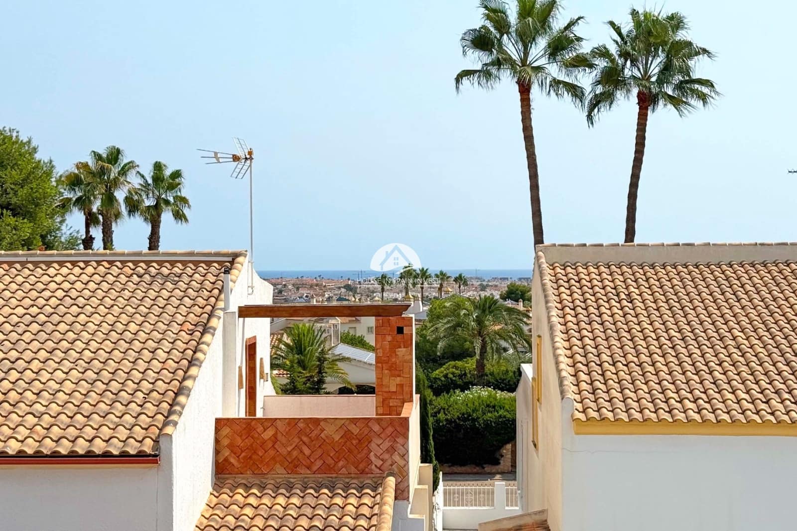 3 bedroom Villa for sale in Orihuela Costa with pool - € 424,900 (Ref: 9937234)