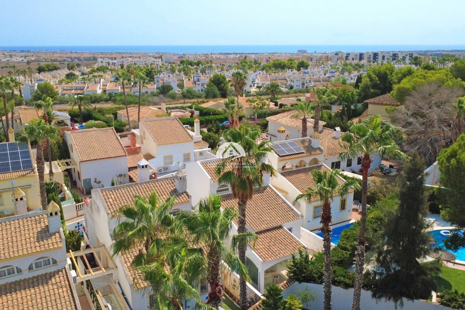 3 bedroom Villa for sale in Orihuela Costa with pool - € 424,900 (Ref: 9937234)