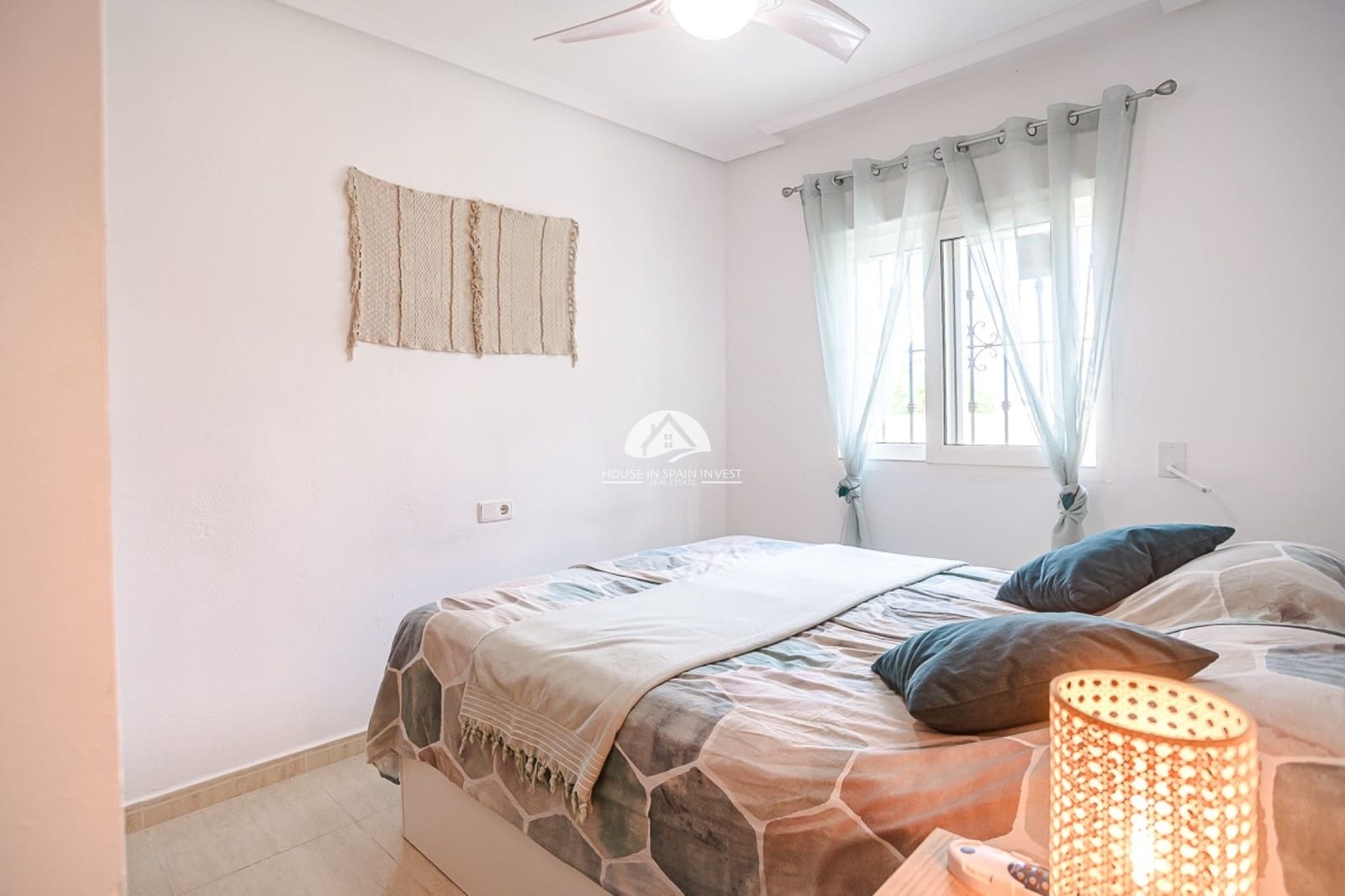 2 makuuhuone Huoneisto myytävänä paikassa Orihuela Costa mukana uima-altaan - 189 500 € (Ref: 9937237)