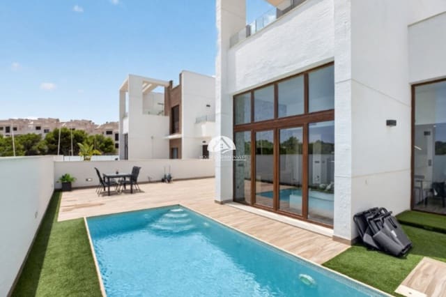 4 chambre Villa/Maison à vendre à Los Balcones - Los Altos, Torrevieja - 495 000 € (Ref: 9955568)