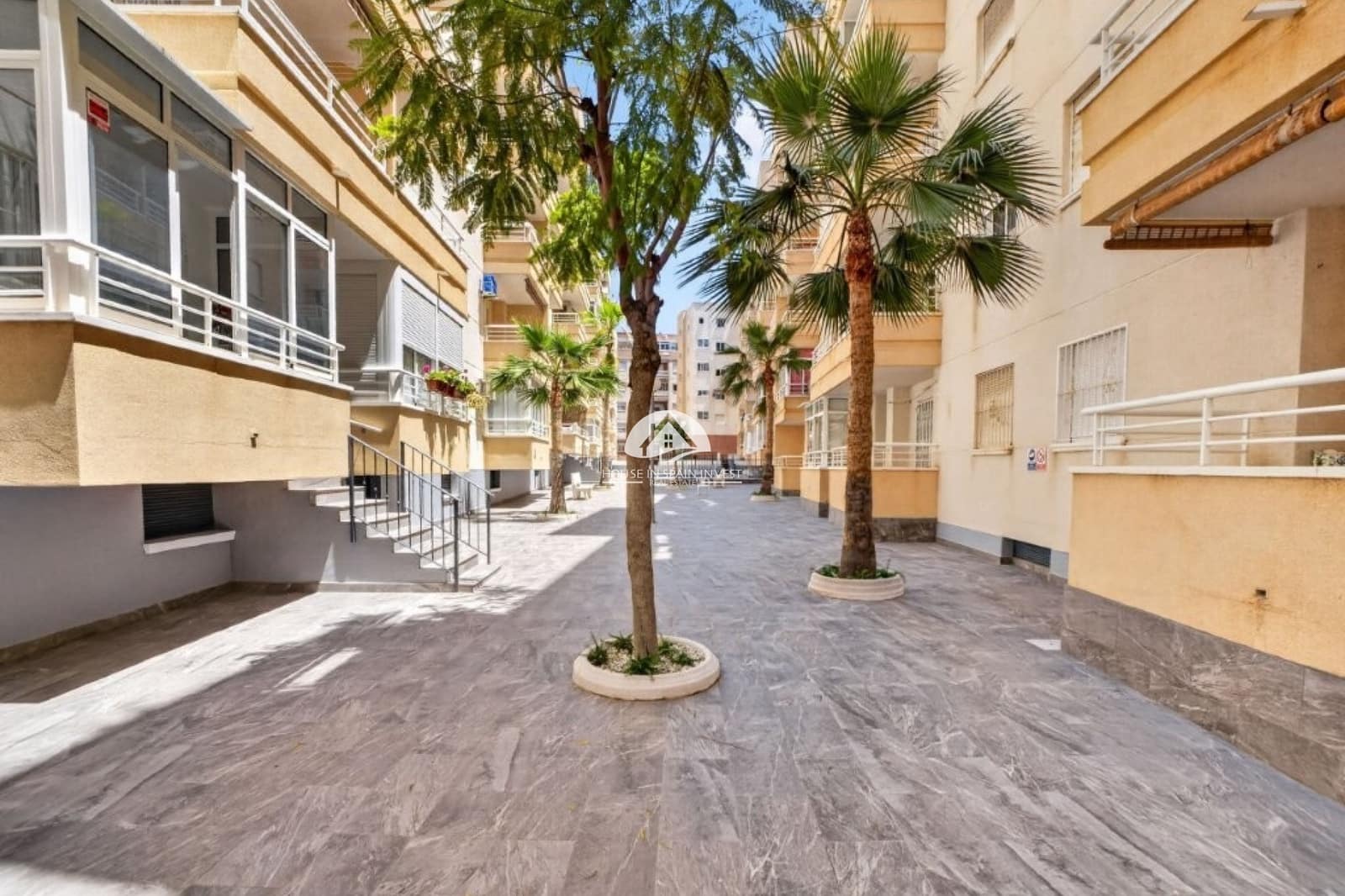 3 soverom Leilighet til salgs i Torrevieja med svømmebasseng - € 159 000 (Ref: 9955575)