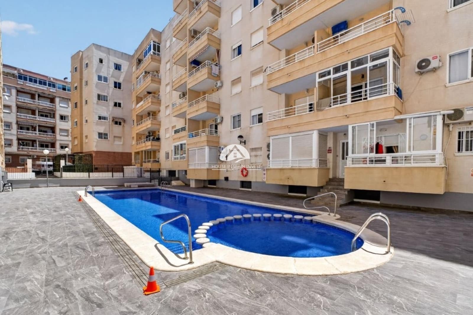 3 soverom Leilighet til salgs i Torrevieja med svømmebasseng - € 159 000 (Ref: 9955575)