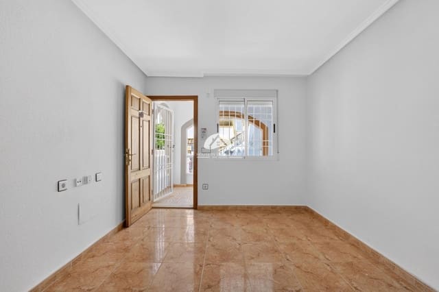 2 chambre Appartement à vendre à El Chaparral - La Siesta - La Torreta, Torrevieja avec piscine garage - 129 900 € (Ref: 9955577)