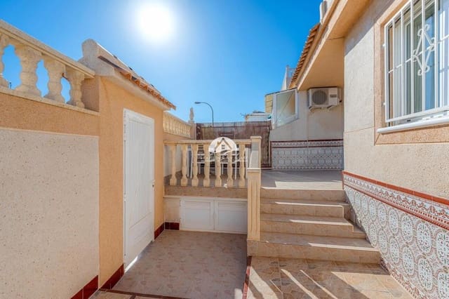 2 makuuhuone Omakotitalo myytävänä paikassa Los Balcones - 187 500 € (Ref: 9955579)