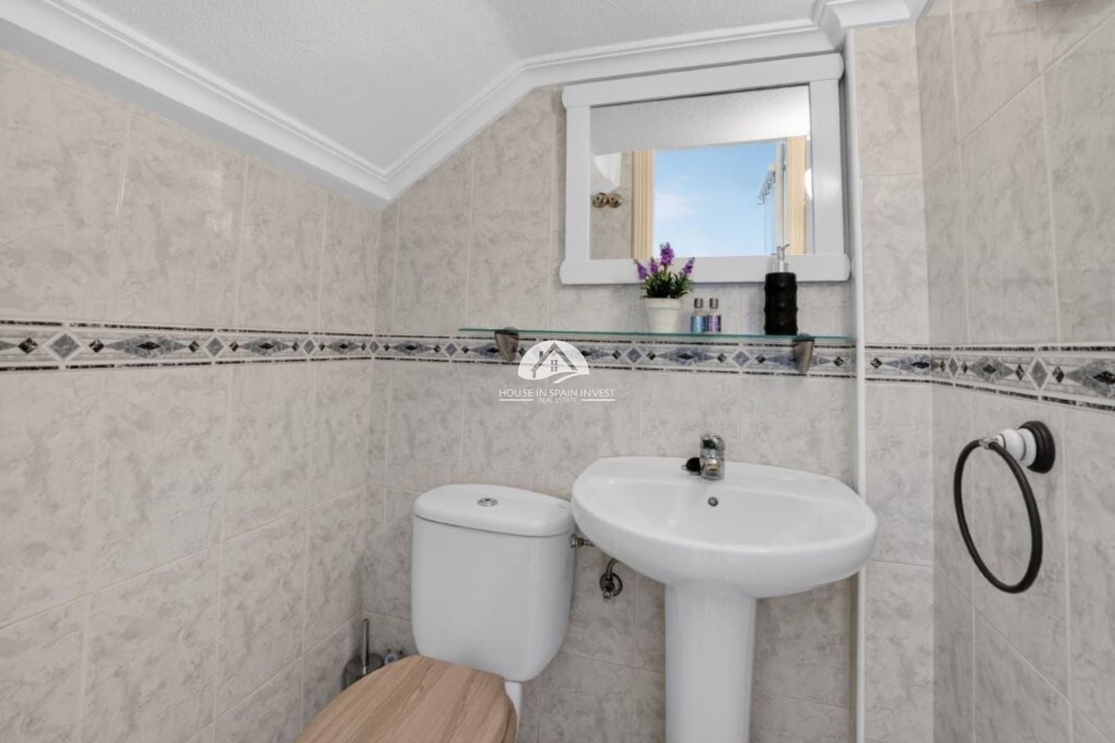 2 makuuhuone Omakotitalo myytävänä paikassa Torrevieja mukana uima-altaan - 199 000 € (Ref: 9955585)