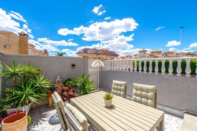2 makuuhuone Omakotitalo myytävänä paikassa Parque de las Naciones, Torrevieja mukana uima-altaan - 199 000 € (Ref: 9955585)