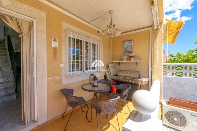 2 makuuhuone Omakotitalo myytävänä paikassa Parque de las Naciones, Torrevieja mukana uima-altaan - 199 000 € (Ref: 9955585)