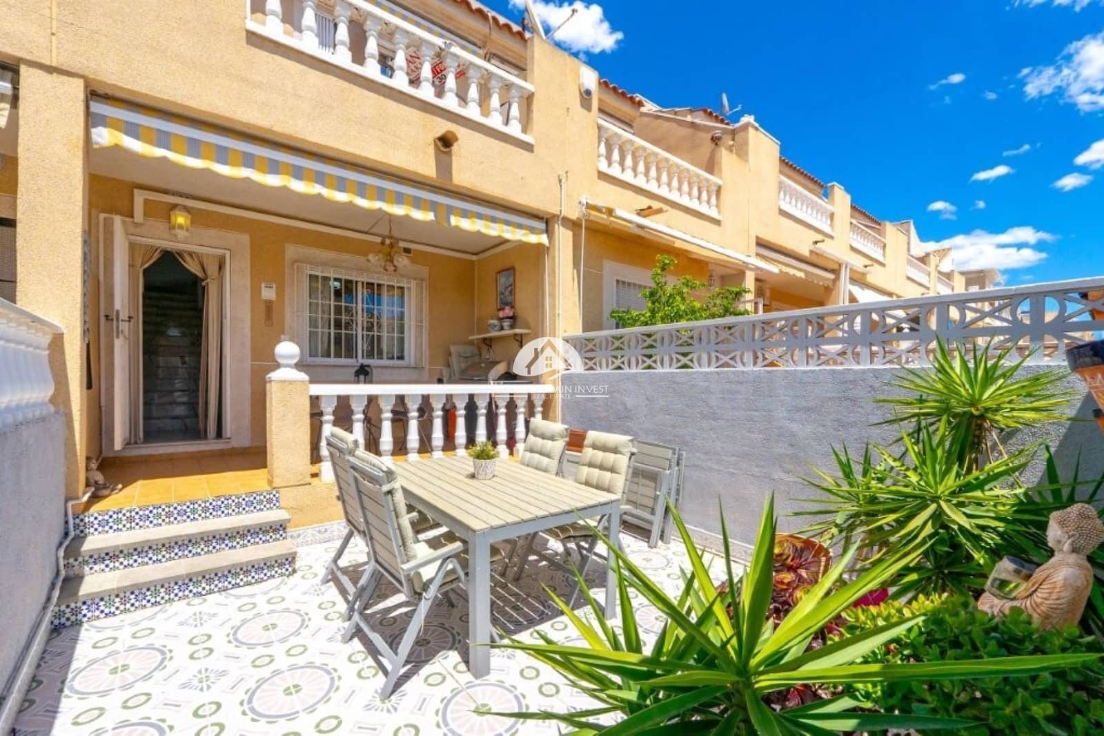 2 makuuhuone Omakotitalo myytävänä paikassa Torrevieja mukana uima-altaan - 199 000 € (Ref: 9955585)