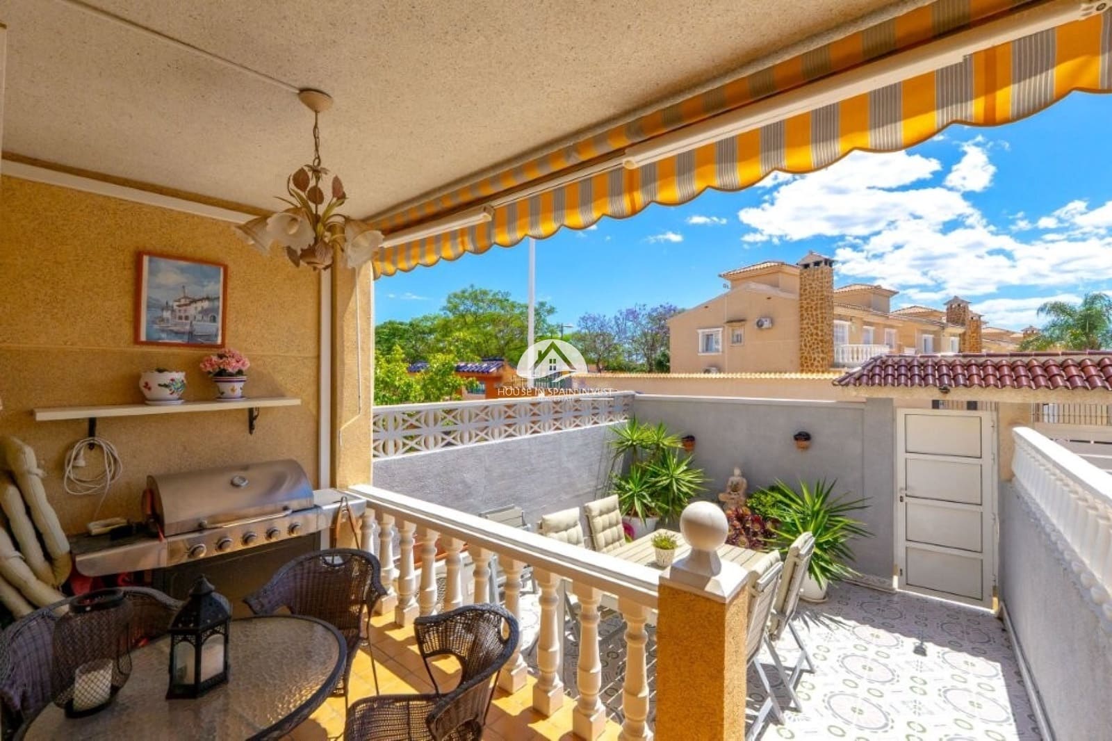 2 makuuhuone Omakotitalo myytävänä paikassa Torrevieja mukana uima-altaan - 199 000 € (Ref: 9955585)