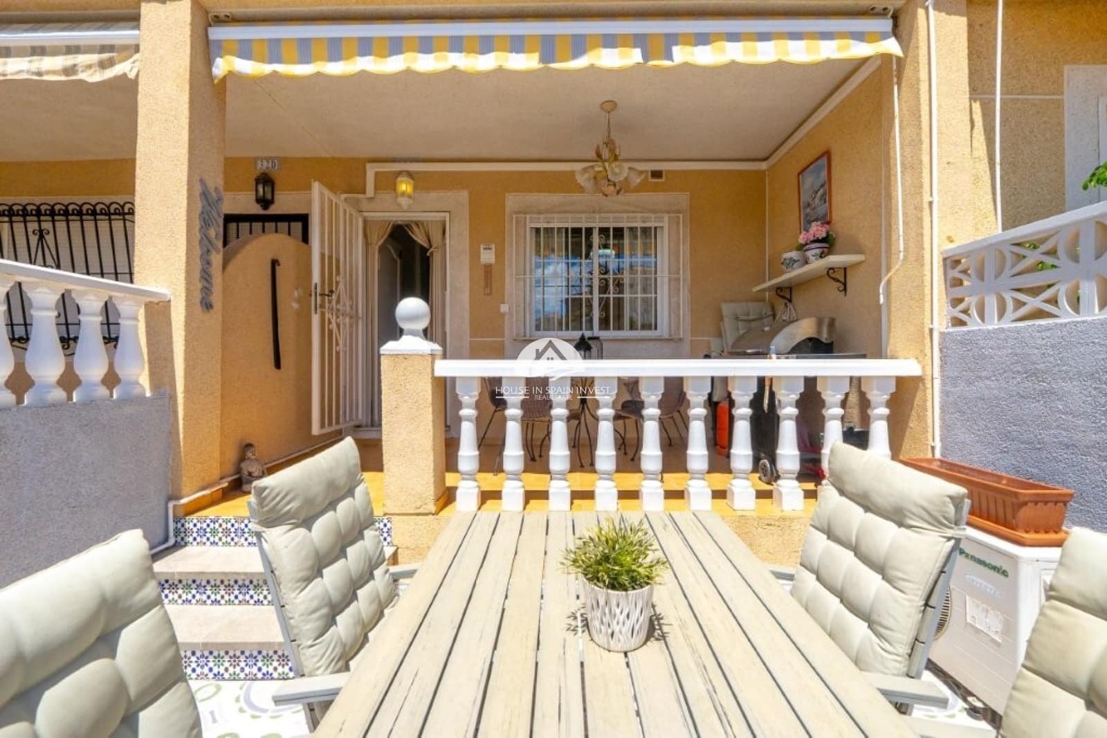 2 makuuhuone Omakotitalo myytävänä paikassa Torrevieja mukana uima-altaan - 199 000 € (Ref: 9955585)