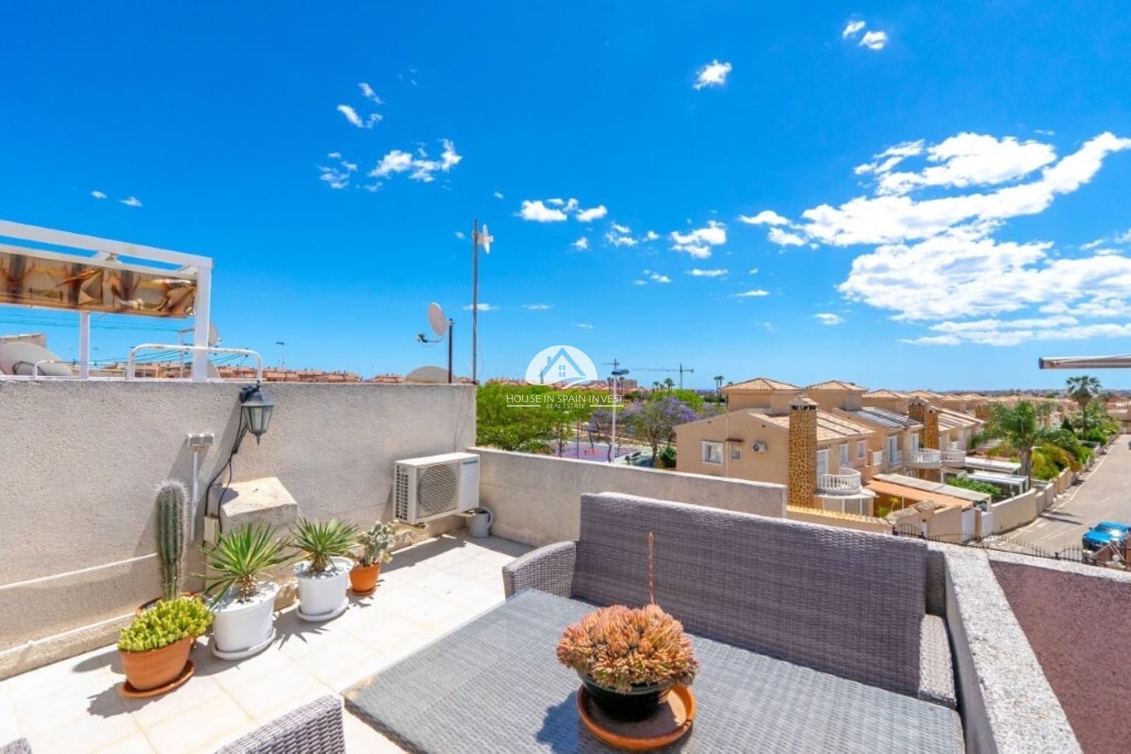 2 makuuhuone Omakotitalo myytävänä paikassa Torrevieja mukana uima-altaan - 199 000 € (Ref: 9955585)