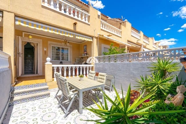 2 makuuhuone Omakotitalo myytävänä paikassa Parque de las Naciones, Torrevieja mukana uima-altaan - 199 000 € (Ref: 9955585)