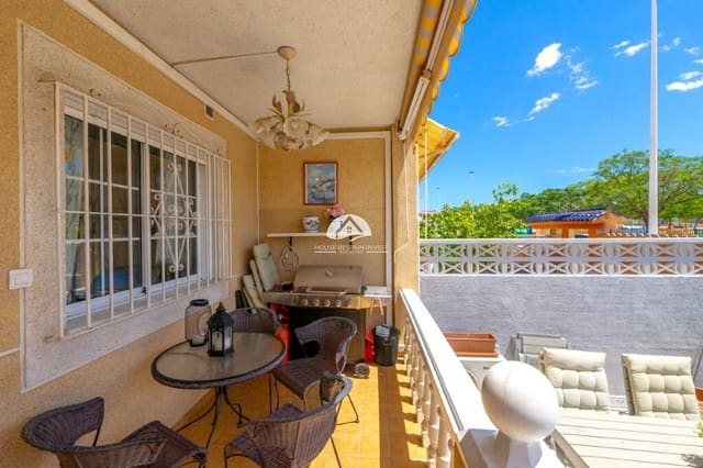 2 makuuhuone Omakotitalo myytävänä paikassa Parque de las Naciones, Torrevieja mukana uima-altaan - 199 000 € (Ref: 9955585)