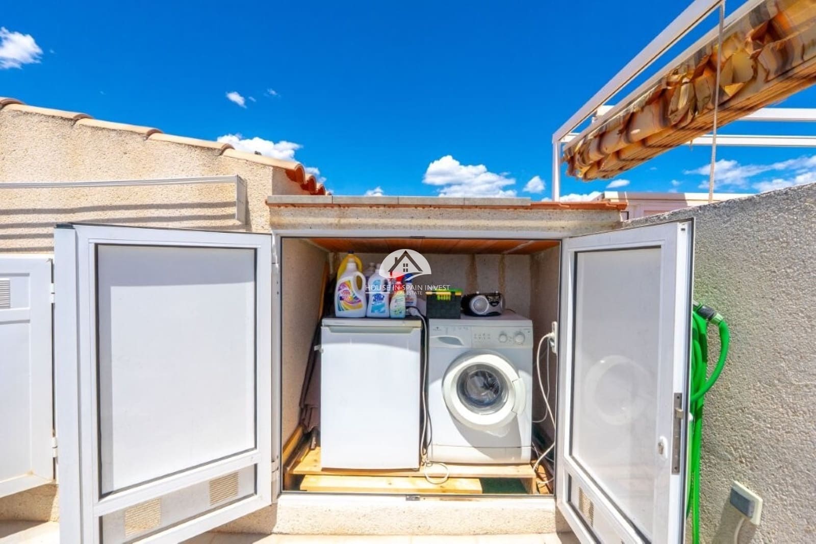 2 makuuhuone Omakotitalo myytävänä paikassa Torrevieja mukana uima-altaan - 199 000 € (Ref: 9955585)